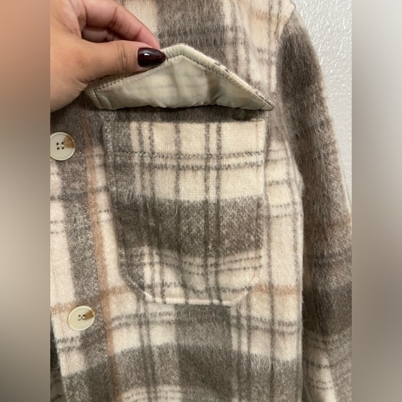 Zara Plaid Shacket / Overshirt - Picture 4 of 10